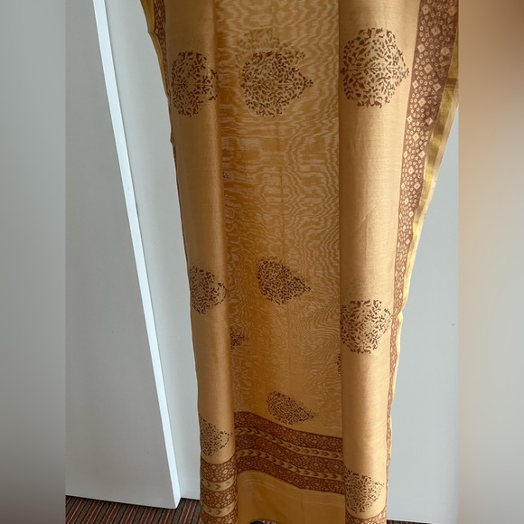 NWT Fabindia Handwoven silk cotton mustard gold shawl wrap stole wedding Dupatta - Picture 3 of 12